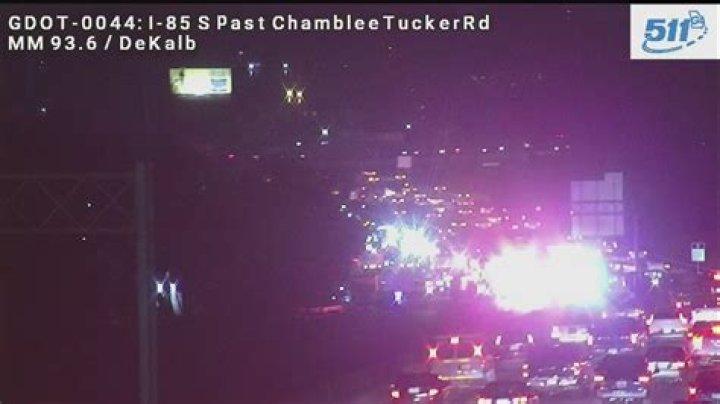 3 hurt in crash on I-85 near Shallowford Rd exit in DeKalb County