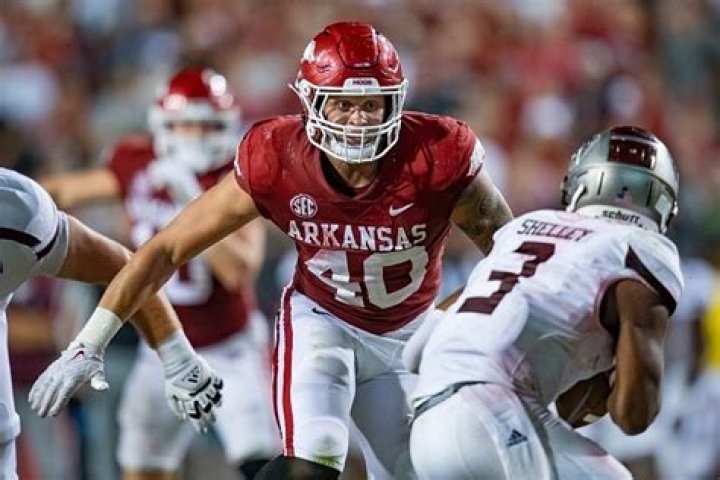 Arkansas Defensive End Tre Williams Arrested On DWI Charges - Full Story and Mugshots