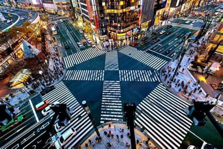 Asiaweek.com | JAPAN: Crossing The Line Again
