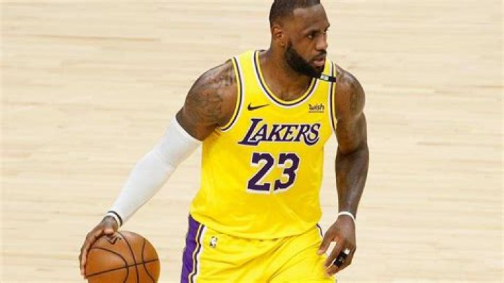 Biographie de LeBron James: taille, salaire, carrière et sa vie quotidienne