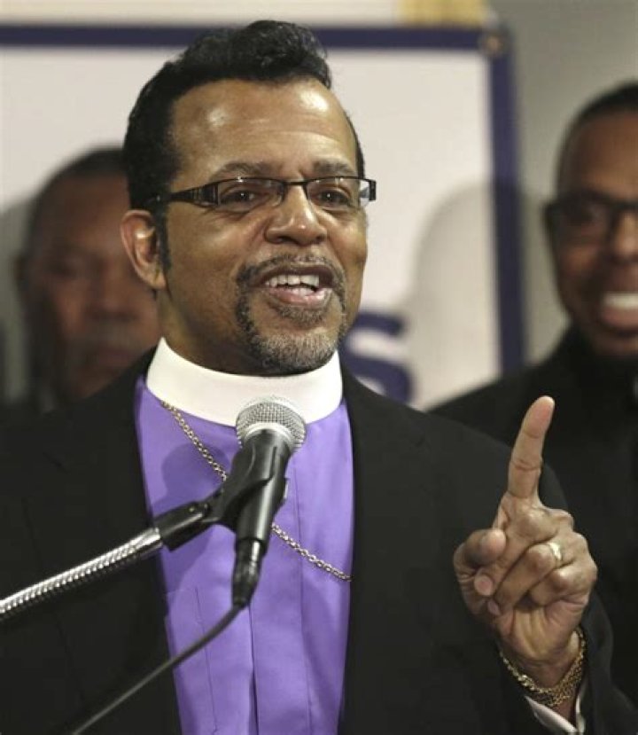 Bishop Carlton Pearson is Fighting with Recurrence of Cancer