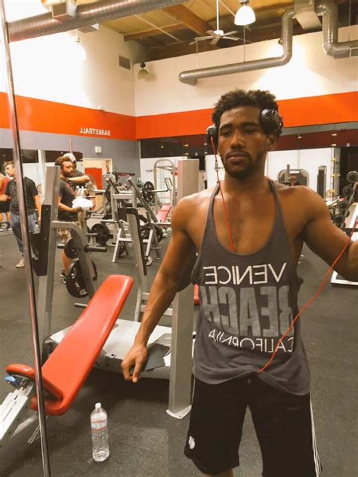 Brandon Mychal Smith Height, Weight, Age, Body Stats