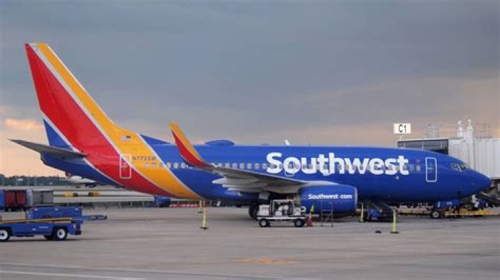 CNN.com - Sci-Tech - Southwest sues Orbitz over flight information
