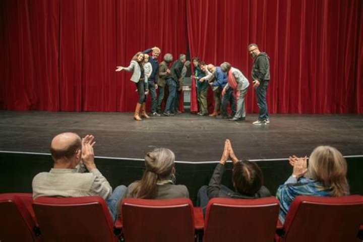 Critical Mess (UA) – Die Choreo0grafen Samir Akika, Anna K. Becker, Sebastian Zarzutzki crossen im Stadttheater