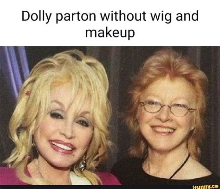 Dolly Parton Gifted Fans With A Rare Glimpse Of Her Without A Wig