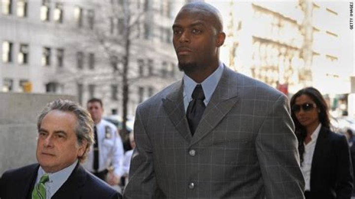 Ex-NFL player Plaxico Burress leaves prison