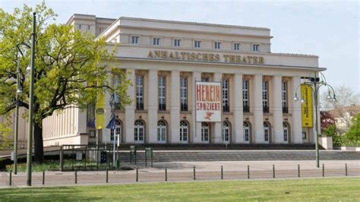 Faust – Am Theater Heidelberg von Philipp Preuss in Bild und Ton gebracht