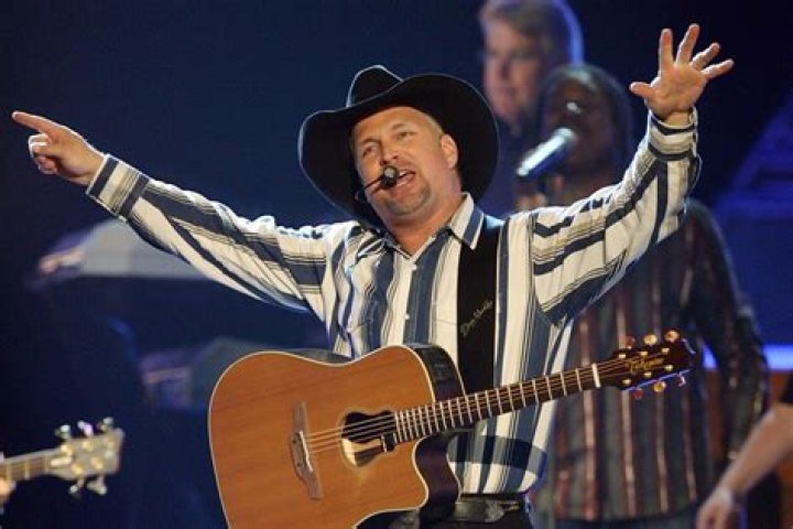 Garth Brooks Reveals Date, Details for St. Louis Stadium Show