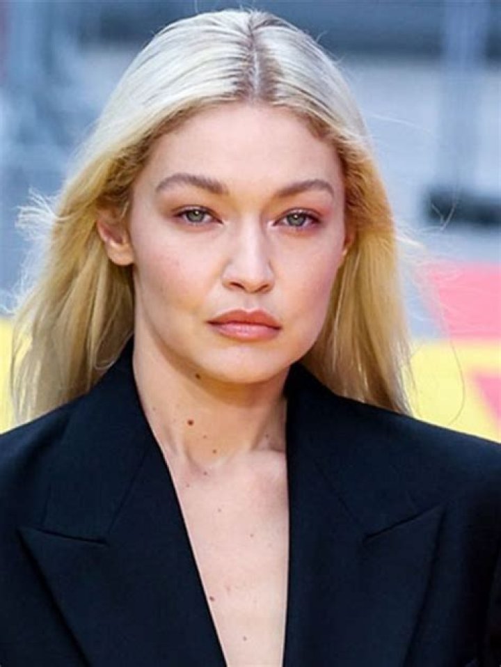 Gigi Hadid interpelle Kanye West pour avoir insulté une rédactrice de Vogue