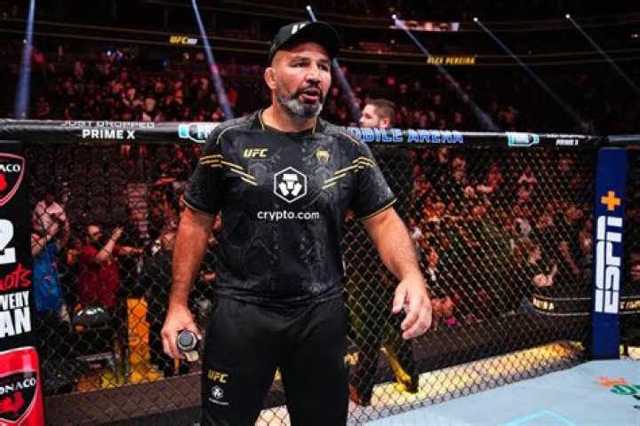 “I had to clean a thicket at a property in New York” UFC Champion Glover Teixeira opens up on his troubling past