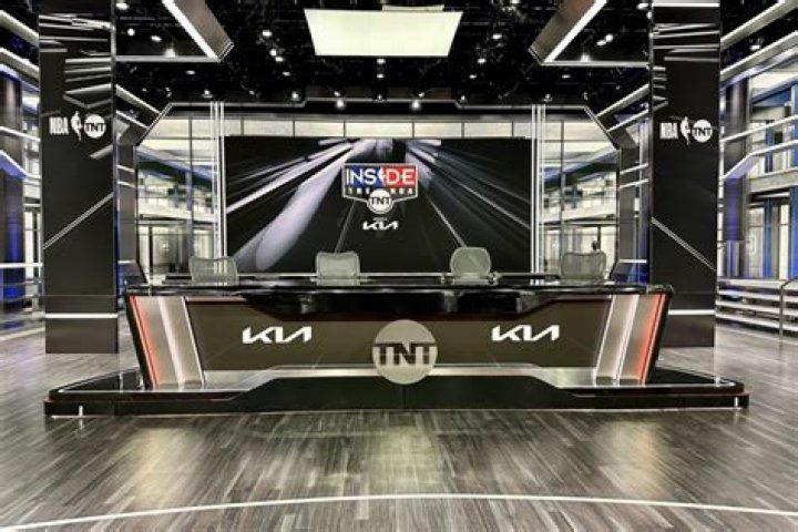 	‘Inside The NBA’ Gets New Set So Shaq, Sir Charles Can Keep Playing	