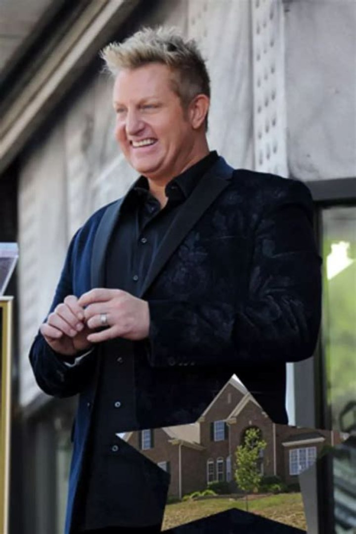 It’s Gary LeVox of Rascal Flatts’ House!