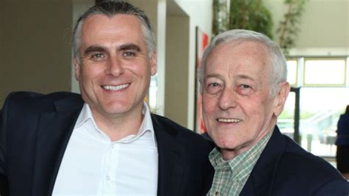 John Mahoney Net Worth  - Pulptastic