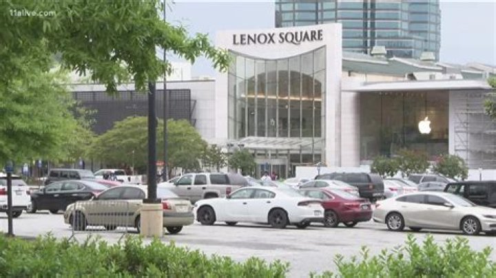 Lenox Square mall in Buckhead policy for kids, youth | Full rules