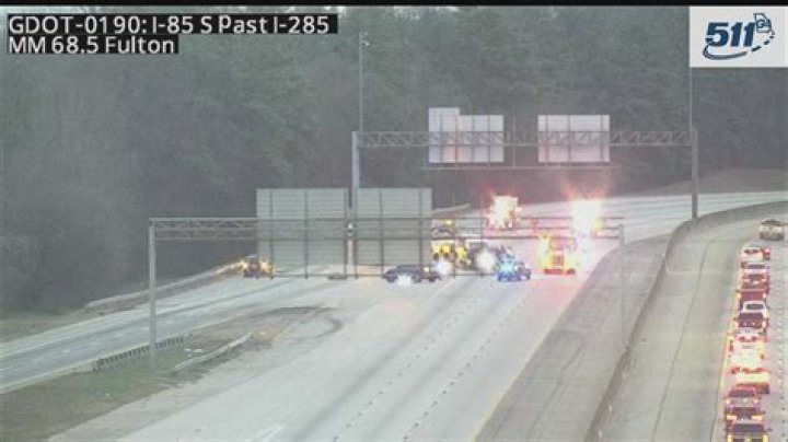 Major crash on I-85 at I-285 in Fulton County kills 1