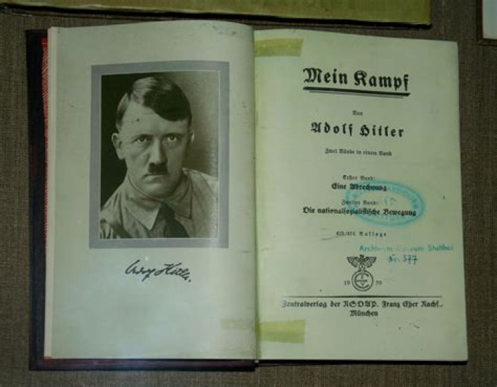 Mein Kampf – Martin Baum zeigt George Taboris Hitler-Farce im Bremer Brauhauskeller