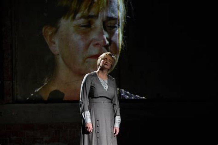 Münchner Theaterpreis 2017 an Annette Paulmann