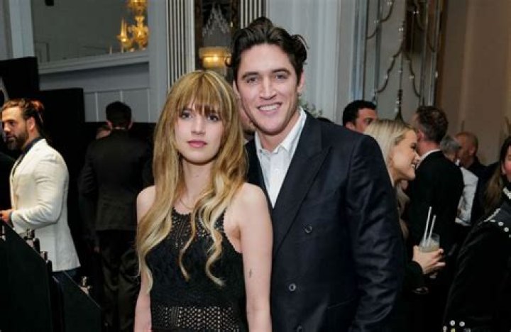 Nell Tiger Free Boyfriend Isaac Carew Is A Chef