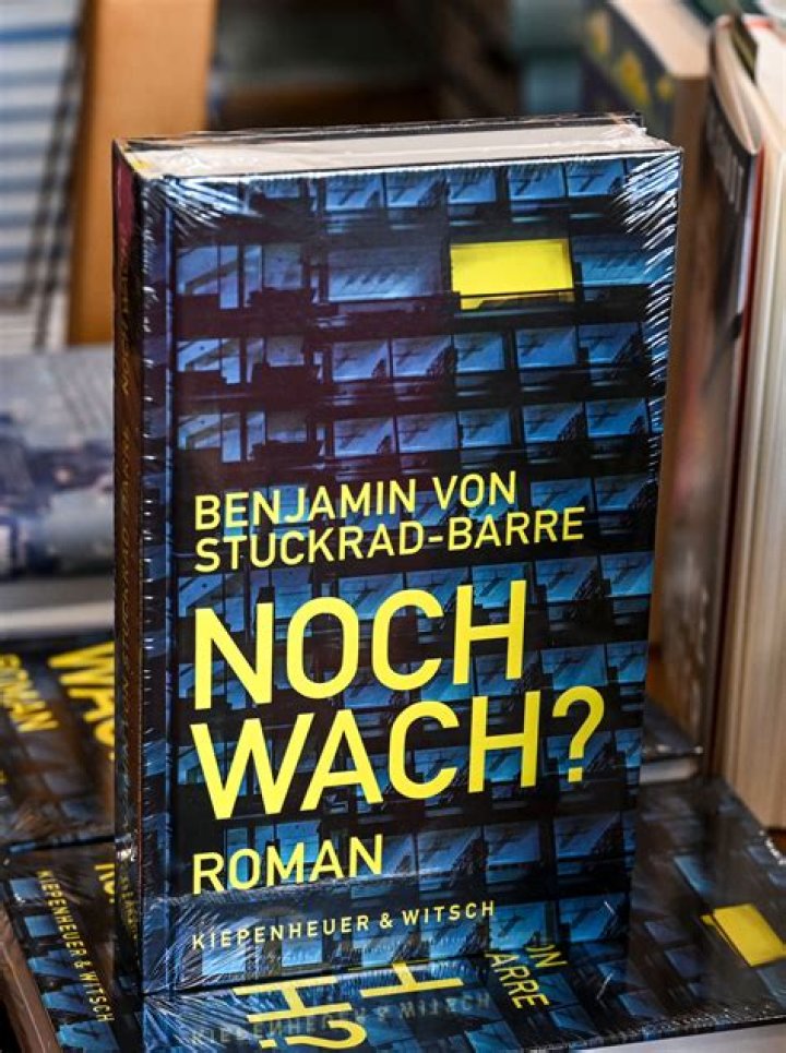 Panikherz – Am Berliner Ensemble verpasst Oliver Reese dem autobiographischen Roman von Benjamin von Stuckrad-Barre einen betulichen Anstrich