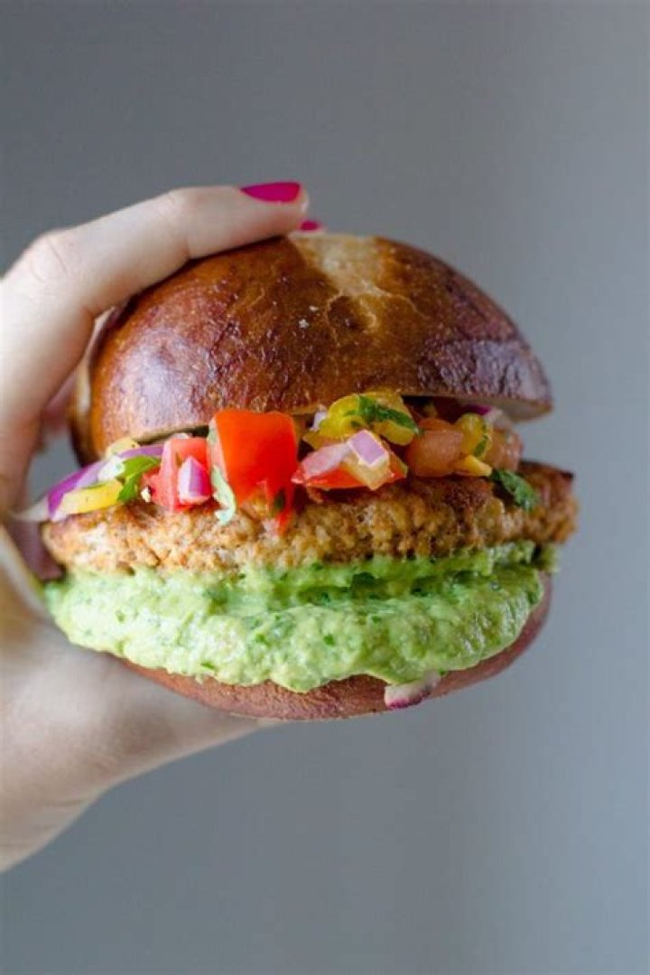 Quinoa Patty Burgers with Cilantro-Avocado Sauce | Recipe