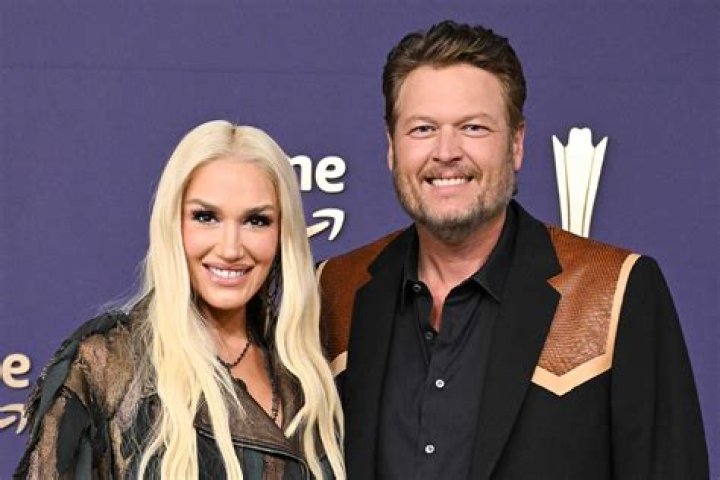 See Blake Shelton, Gwen Stefani + Family's Ritzy Christmas Card