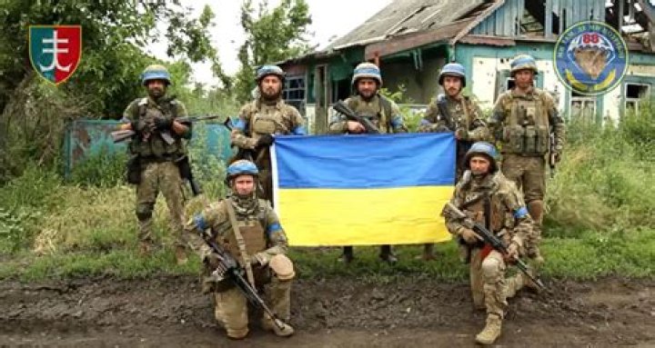 Ukrainian forces recaptured 7 villages in the past week, defense official says